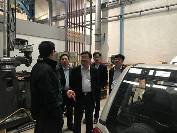 2711568793899552.jpg 參觀交流現(xiàn)場(chǎng).jpg