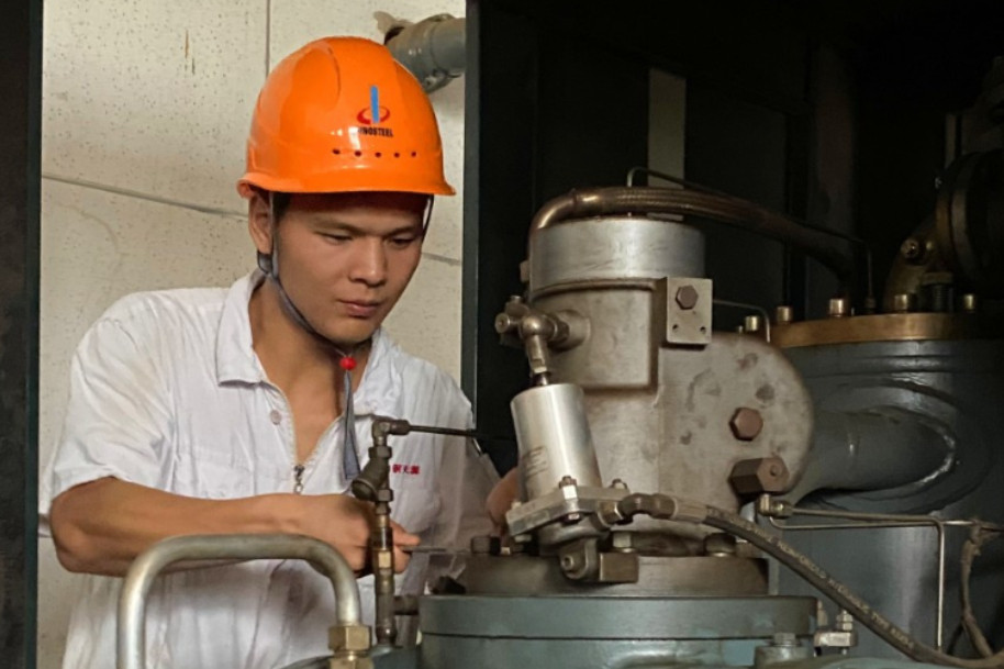 389171324719387.jpg 劉阿朋_金牛獎(jiǎng)?wù)掌?_副本.jpg