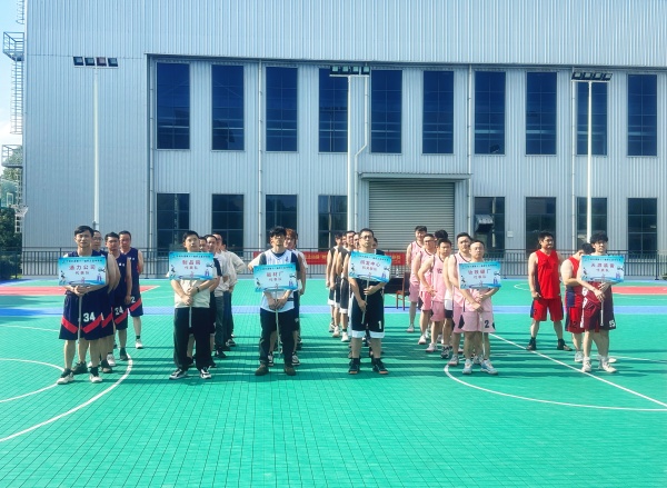 4911720255486236.jpg 第十一屆職工籃球聯(lián)賽開(kāi)幕式現(xiàn)場(chǎng)_副本.jpg